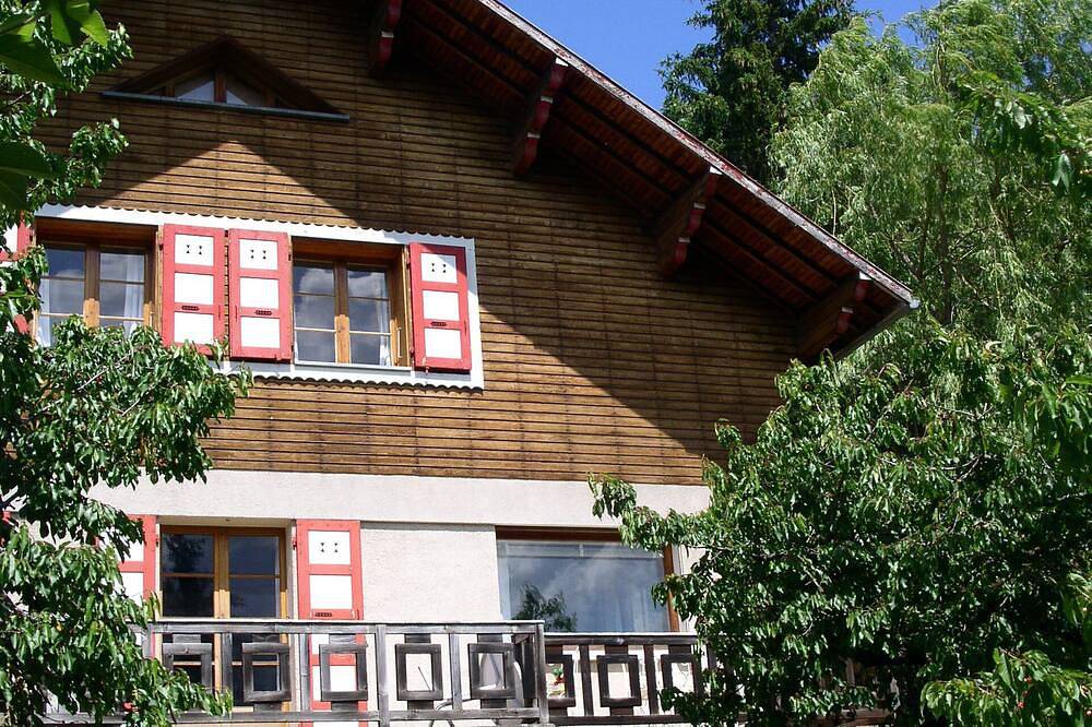 Familienchalet / Tribut / Freunde / großer Esstisch / große Zimmer / Garten in Saint-Bonnet-en-Champsaur, Nationalpark Écrins