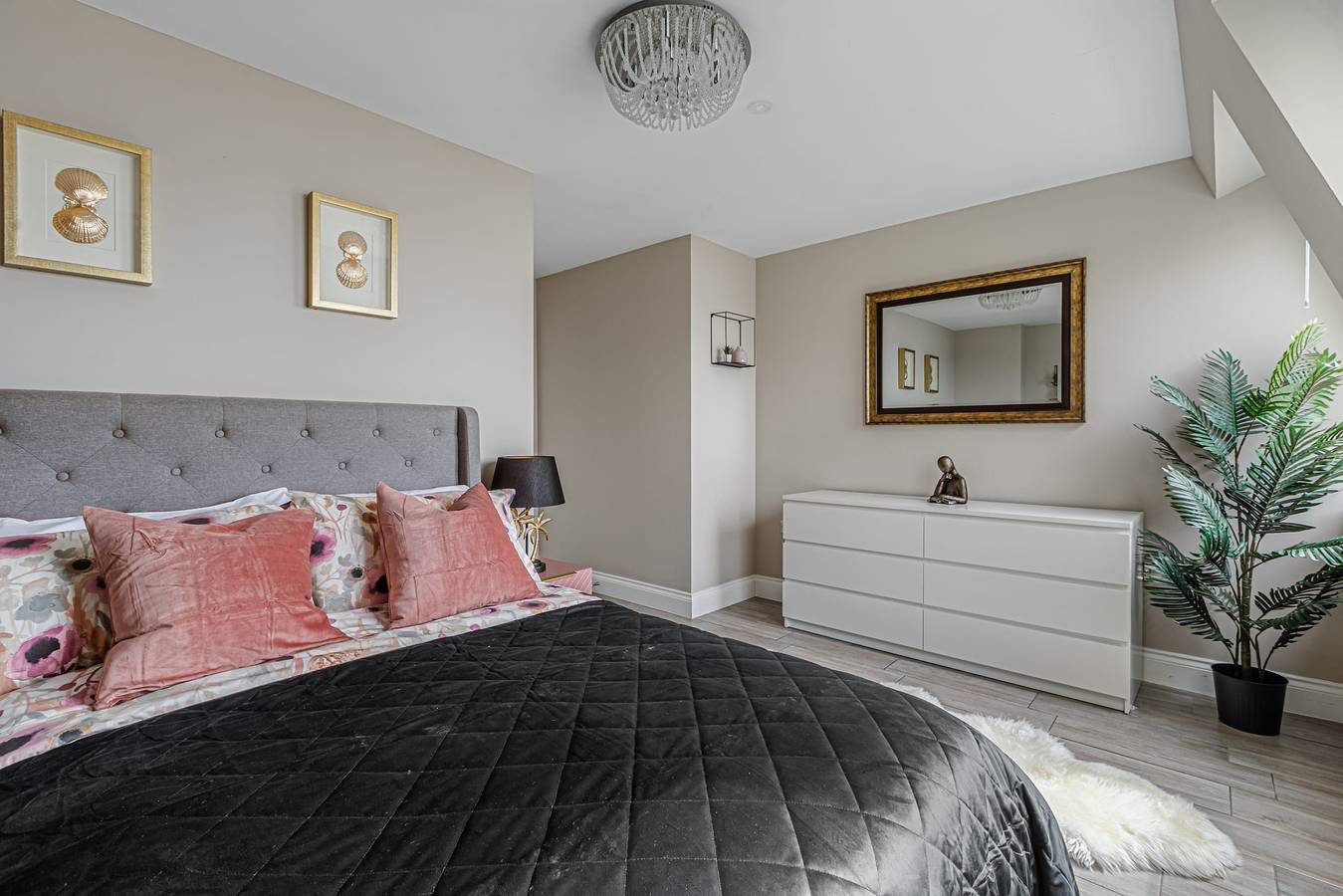 Apartamento entero, Brighton Beach City Penthouse  Sea Views   Balcony in Brighton, Sussex