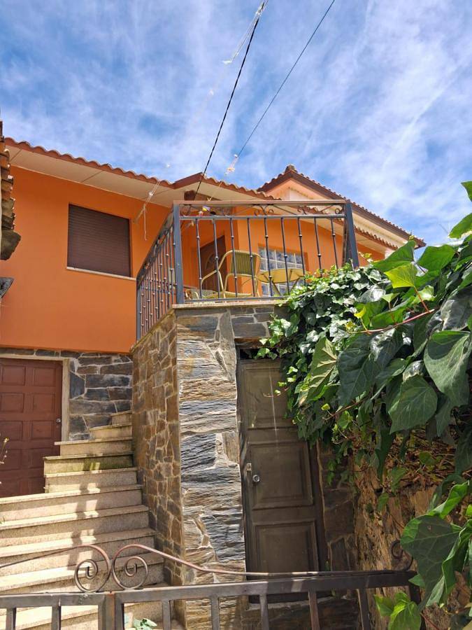 Casa de férias para 2 pessoas, com Varanda e Terraço e ainda Piscina infantil and Vista em Vinhais (Bragança)