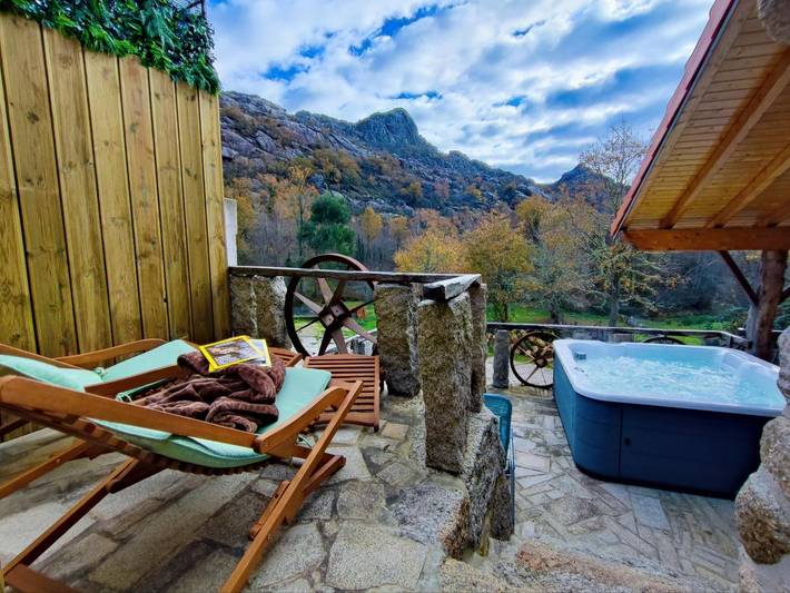 Curveirinha | Casa de Campo| Jacuzzi | Alojamento em Peneda-Gerês in Castro Laboreiro e Lamas de Mouro, Parque Nacional da Peneda-Gerês