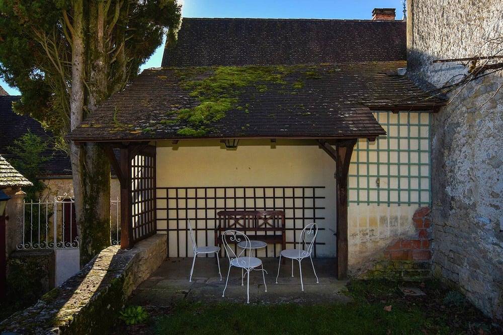 Casa en Montfaucon cerca del río Dordoña in Montfaucon (Lot), Macizo Central