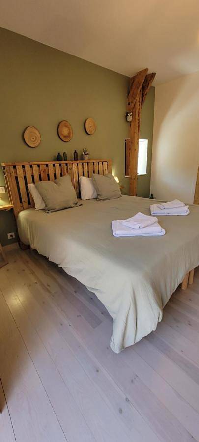 Location de vacances pour 2 personnes, avec jacuzzi ainsi que jardin et terrasse à Soulages