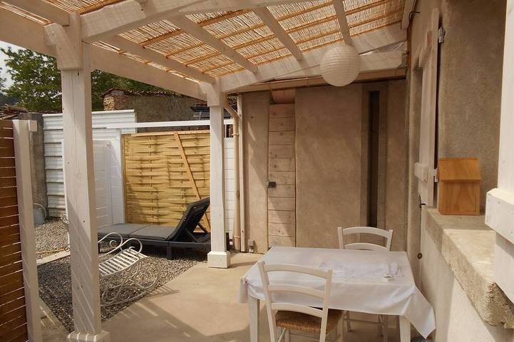Gîte pour 2 personnes, avec Terrasse et Jardin