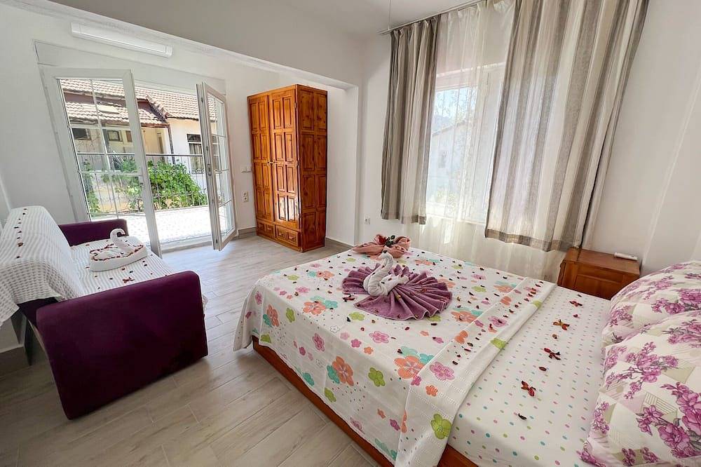Large House only 100m to the beach, shopping and going out local centre Kemer in Kemer, Antalya Province