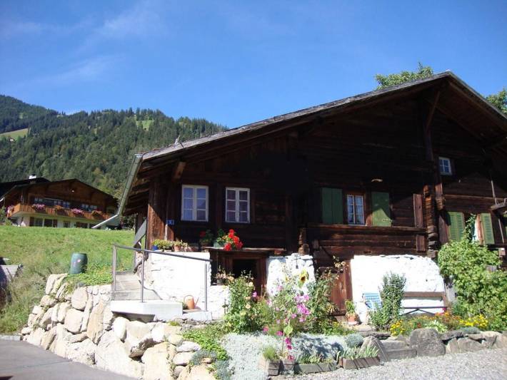 Ferienhaus für 4 Personen, mit Terrasse und Garten in Frutigen