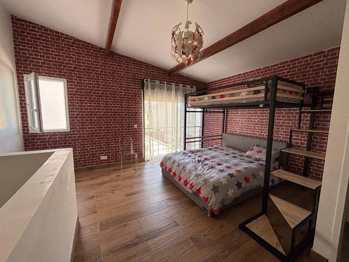 Location de vacances pour 6 personnes, avec sauna ainsi que vue et jardin à Chessy - 3
