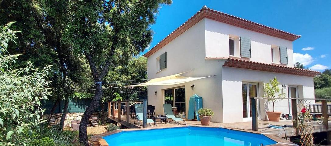 Location de vacances pour 8 personnes, avec jardin et piscine à Beaulieu (Hérault)