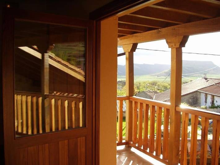 Casa rural para 9 personas, con Balcón y Terraza además de Jardín y Vistas en Merindad de Sotoscueva