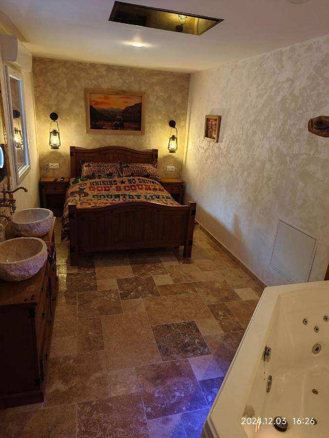 Gîte pour 4 personnes, avec jacuzzi et jardin à Le Soler - 3
