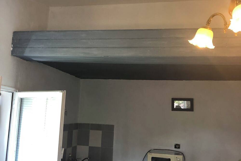 Appartement entier, Tranquil 1-bedroom studio in charming Blanquefort awaits you close to Bordeaux in Blanquefort, Région de Bordeaux