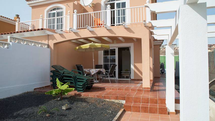 Ferienhaus für 6 Personen, mit Terrasse und Garten sowie Pool auf den Kanaren