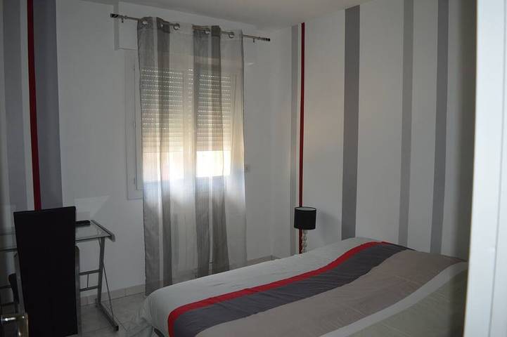 Location de vacances pour 6 personnes, avec jacuzzi ainsi que jardin et terrasse à Clarensac - 2