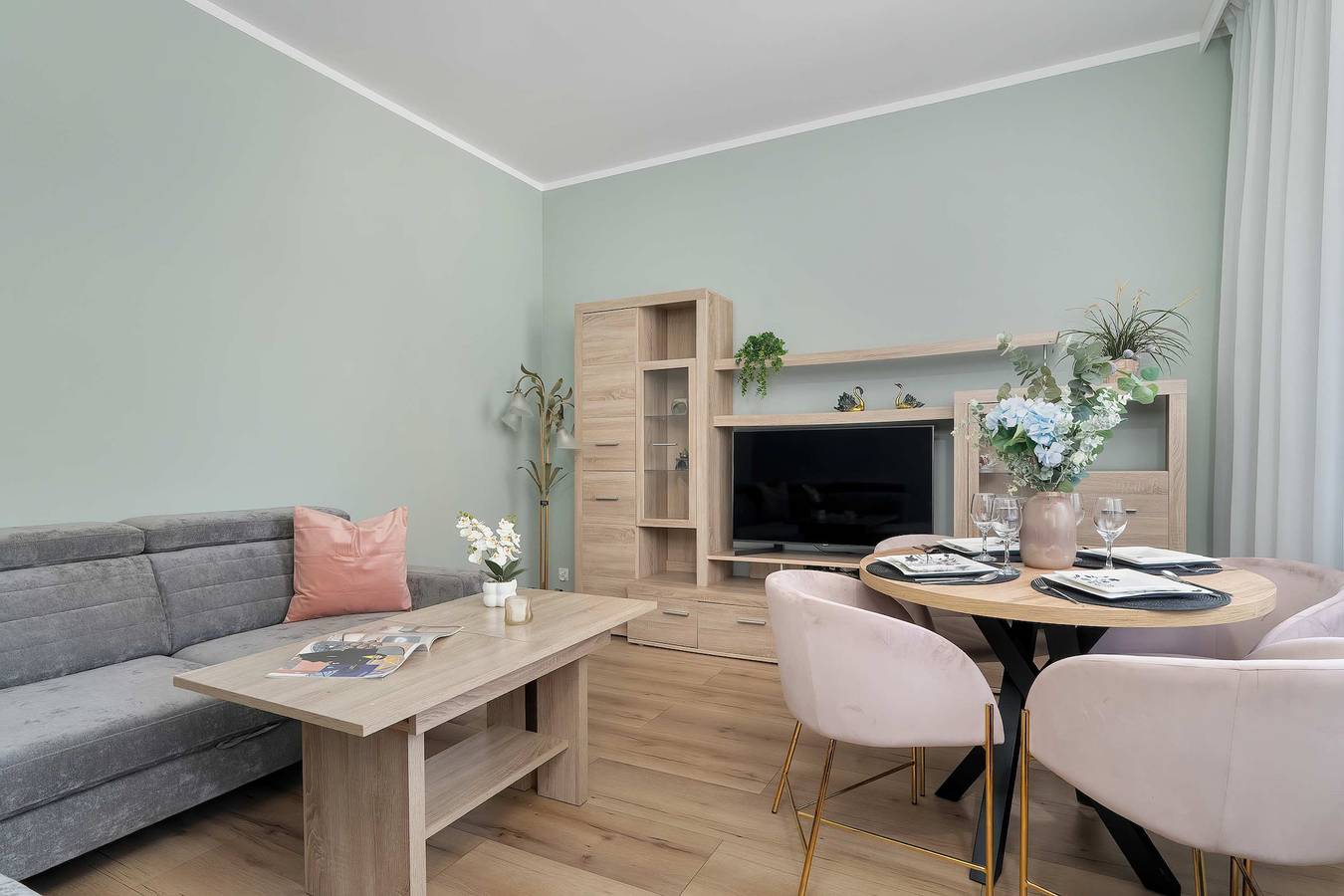 Entire studio, Modern Studio Near the Old Market Square | Near the Warta River | Smart Tv in Poznan, Greater Poland