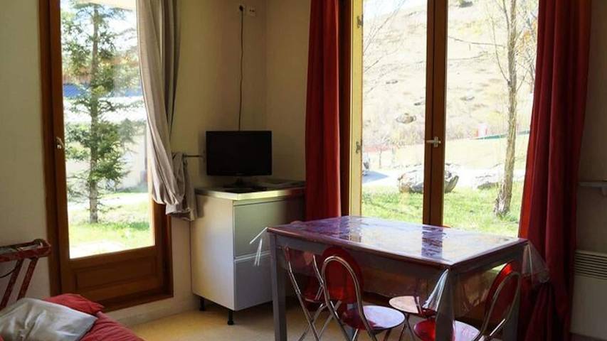 Gîte pour 5 personnes, avec piscine dans Col De La Croix De Fer - 2