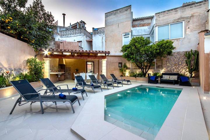 Villa for 8 people, with garden - 1