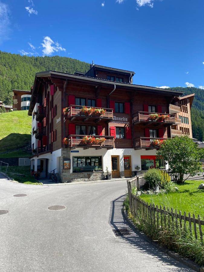 Chalet pour 2 personnes, avec jacuzzi ainsi que sauna et jardin, animaux acceptés à Zermatt - 3