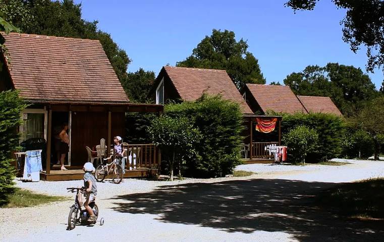Camping voor 4 personen, met Terras in Lot