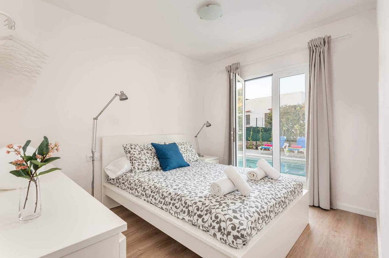 Villa Pins Blanca by Villa Plus in Cala Blanca, Ciutadella