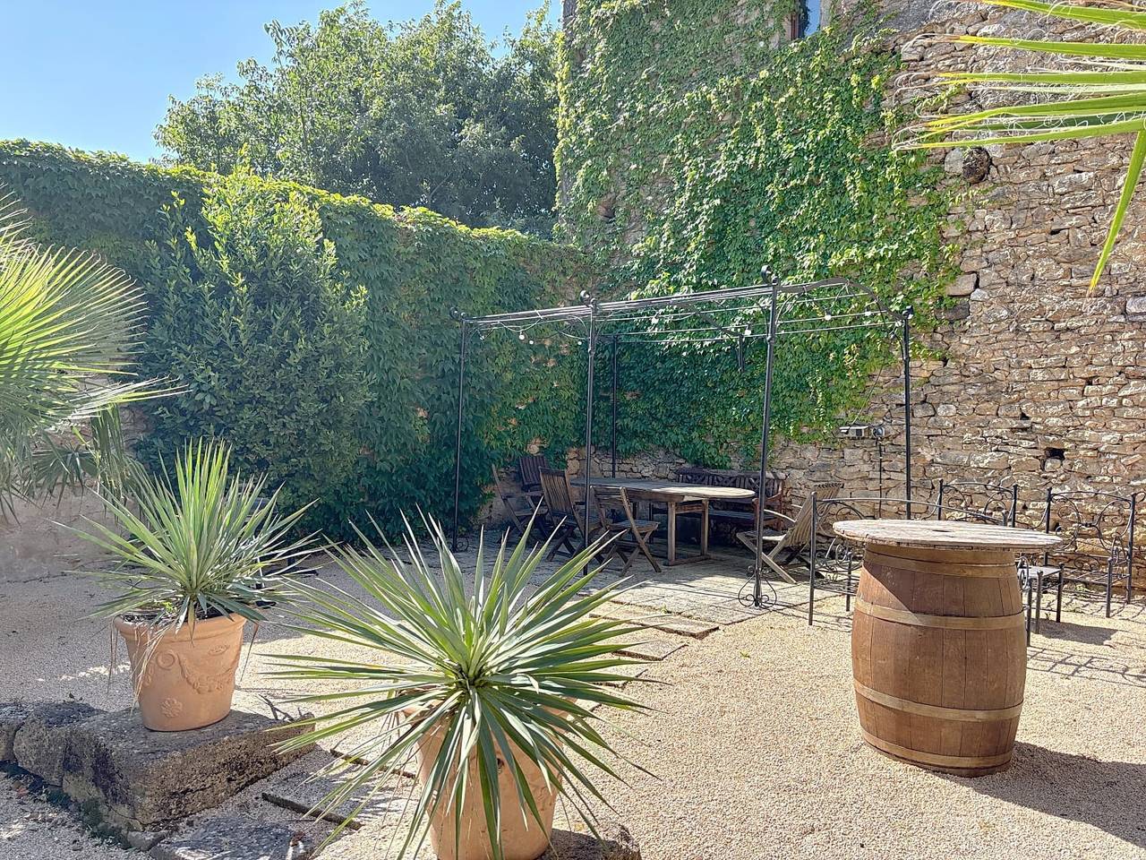 Zimmer 'L'Andalouse' mit gemeinsamer Terrasse, Wlan und Klimaanlage in Lédenon, Nimes und Umgebung