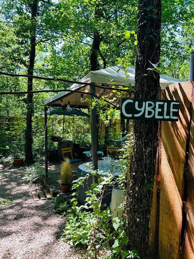 Gîte pour 2 personnes, avec terrasse ainsi que jardin et vue à Loubès-Bernac - 3