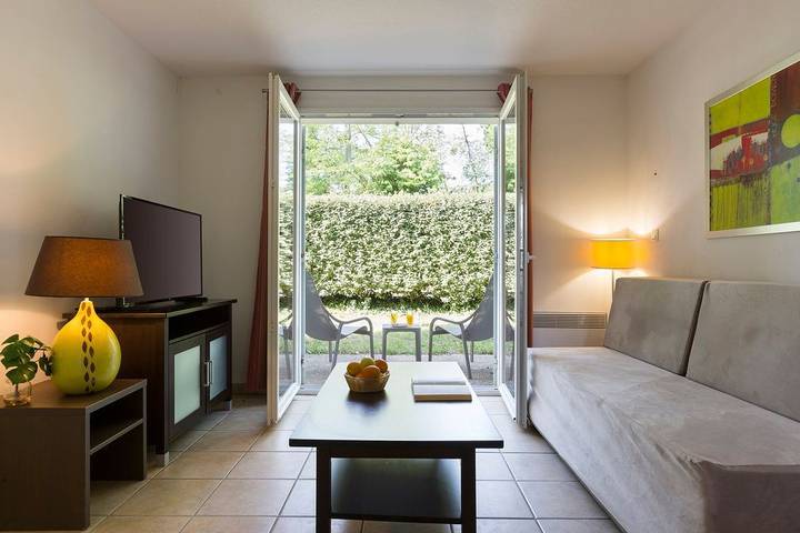 Gîte pour 2 personnes, avec Balcon et Piscine à Barbaste