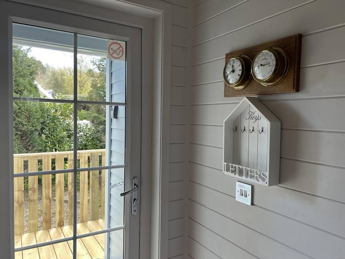 Holly Blue - Cosy wooden lodge, Kippford in Kippford, Dumfries and Galloway