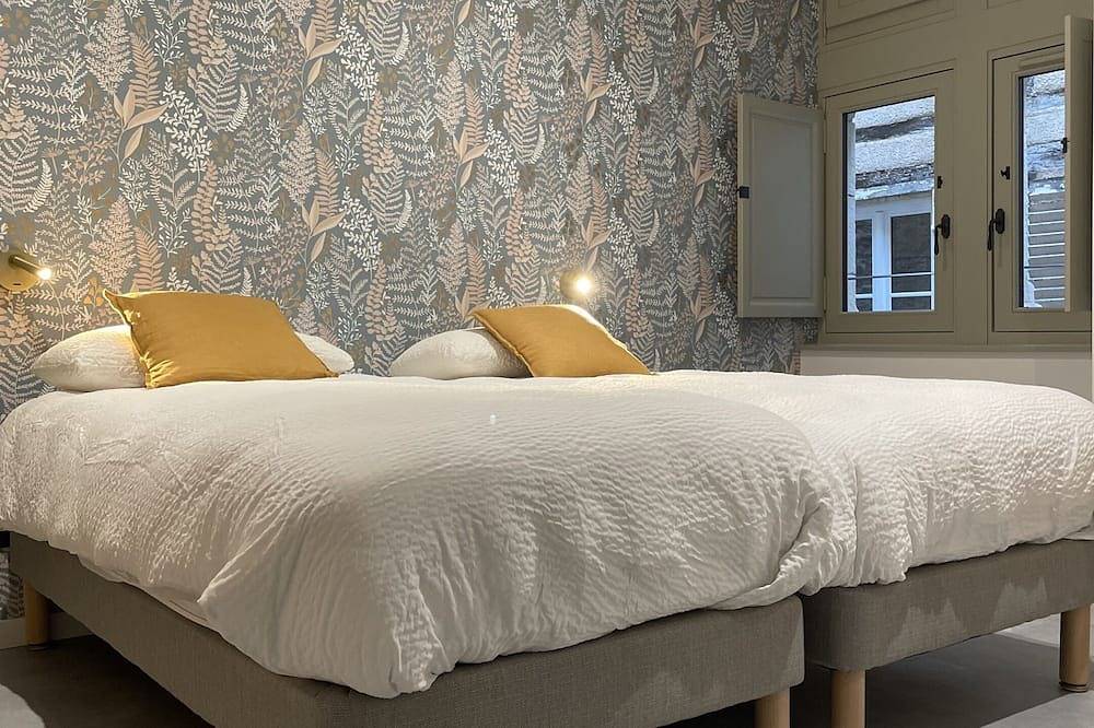Ganze Wohnung, Apartment-Ensuite mit Dusche-Blick auf das Wahrzeichen in Villefranche-de-Rouergue, Aveyron