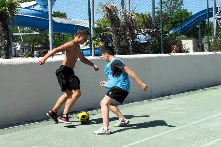 Camping pour 10 personnes, avec piscine à Les Mathes - 3