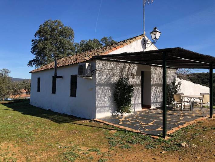 Chalet para 4 personas, con jardín y piscina además de vistas y vistas al lago en Sierra de Aracena y Picos de Aroche - 4