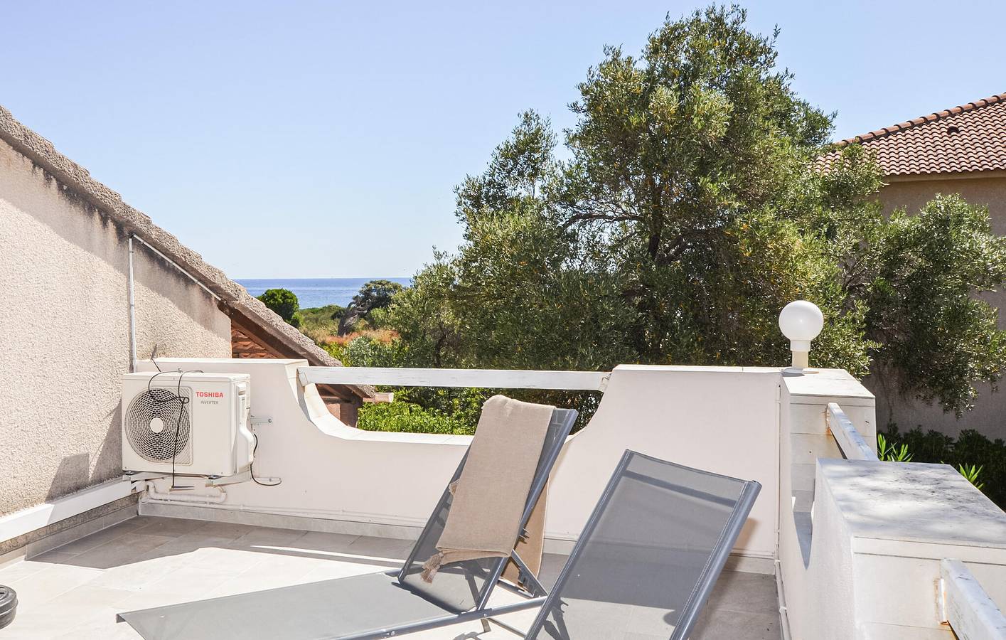 Appartement en bord de mer avec piscine et terrasse in Cervione, Région de Corte