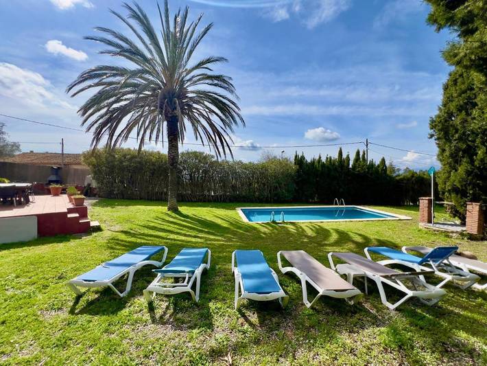 Casa rural para 11 personas, con Balcón y Terraza además de Jardín y Piscina en Vilamaniscle
