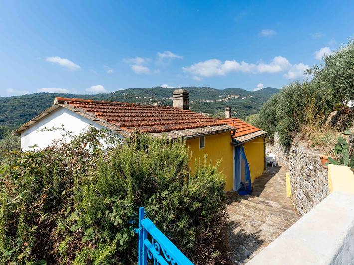 Location de vacances pour 6 personnes, avec jardin et terrasse à Diano San Pietro - 2