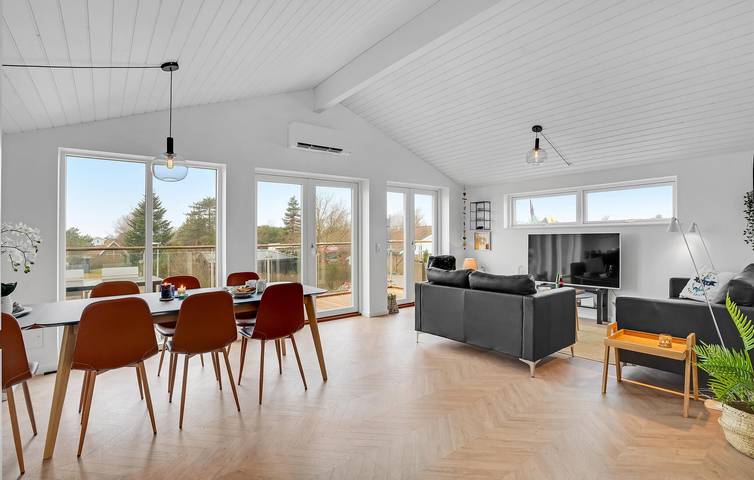 Hel ferielejlighed, Ferielejlighed for 6 personer med have in Stillinge Strand, Slagelse