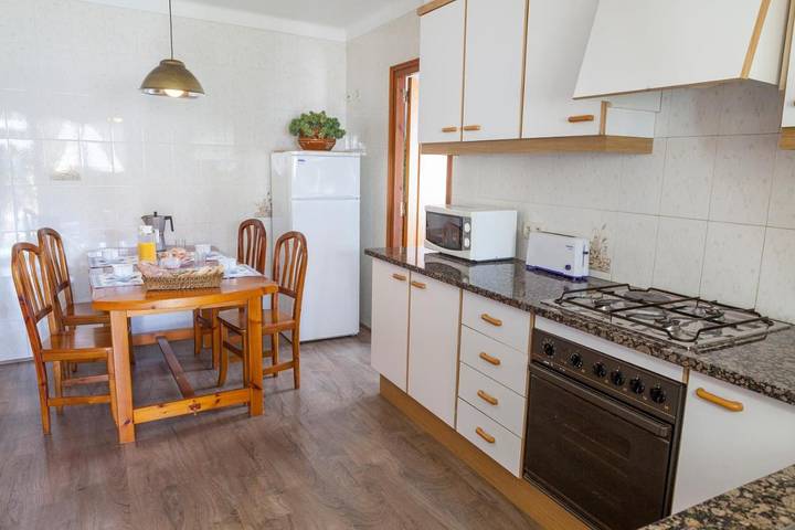 Gîte pour 6 personnes, avec terrasse, animaux acceptés à Garriguella - 2