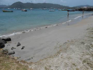 Location de vacances pour 3 personnes, avec piscine ainsi que jardin et vue à Sainte-Anne (Martinique)