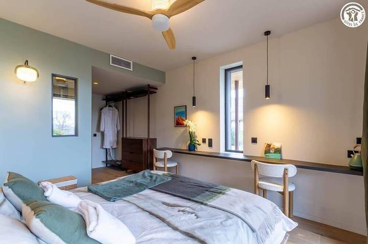 Location de vacances pour 4 personnes, avec balcon et jacuzzi à Viviers-du-Lac - 3