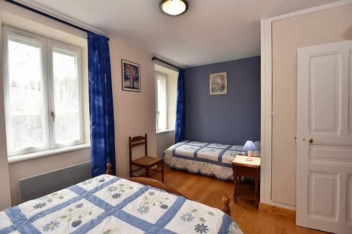 Location de vacances pour 5 personnes, avec balcon et jardin à Nébouzat - 3
