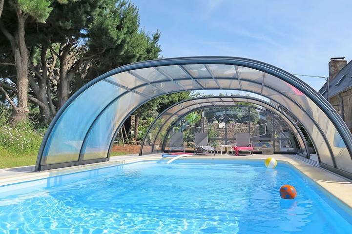 Maison de vacances pour 5 personnes, avec piscine ainsi que terrasse et jardin à Ploumilliau