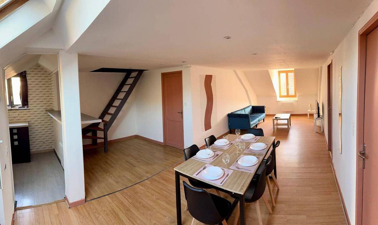 Appartement entier, Three-Bedroom Apartment in Montbéliard, Doubs
