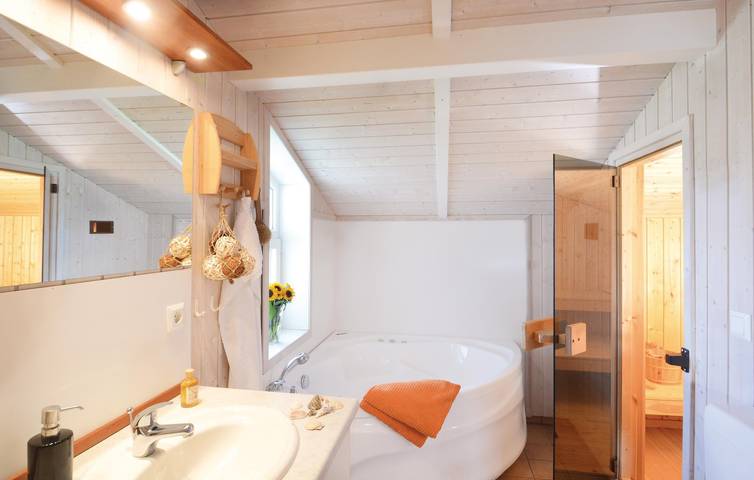 Ferienhaus für 8 Personen, mit Sauna und Garten sowie Whirlpool und Terrasse, mit Haustier in Schönhagen - 3
