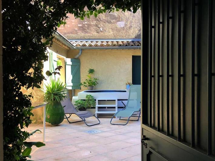 Maison d’hôte pour 4 personnes, avec jacuzzi et terrasse