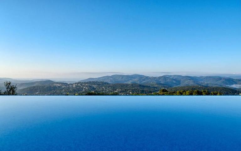 Gîte pour 2 personnes, avec vue sur le lac et jardin ainsi que piscine et vue à Spéracèdes - 4