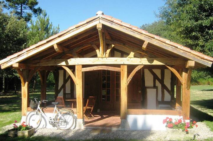 Gîte pour 4 personnes, avec terrasse et jardin à Argelouse
