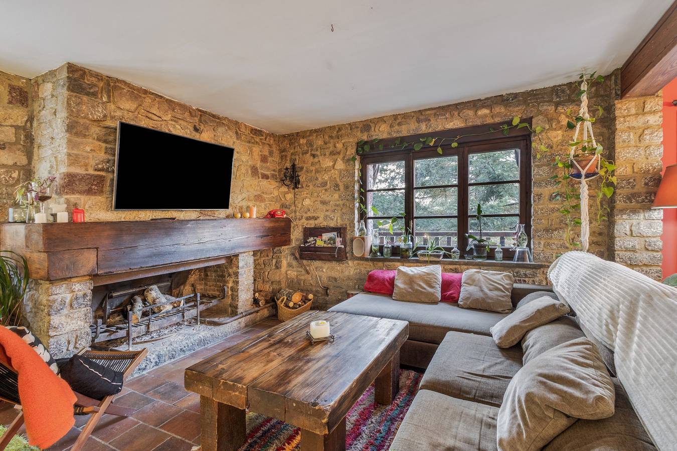 Casa Rural 'El Bac' con vistas a la montaña, terraza y jardín privados in Castellar de Nuch, Pirineo Catalan