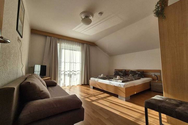 Ganze Wohnung, Apartment 7 Gruppen bis 8 Personen + Panoramaterrasse in Hohe Tauern, Flattach
