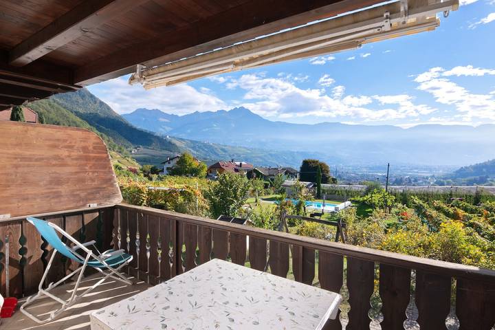Ferienwohnung für 3 Personen, mit Balkon und Garten in Algund
