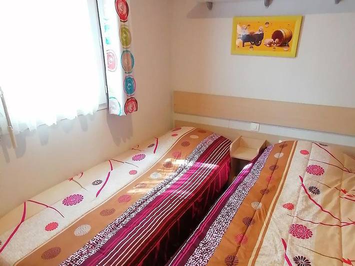 Camping Résidentiel La Pinède - Mobilheim 6 personen - Florès 3 Confort – 3 Schlafzimmer, 35 m² – *Klimaanlage, Terrasse, Tv* in Castelnau-de-Guers, Mittelmeerküste (Frankreich)