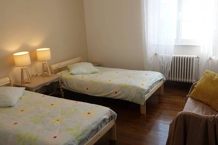 Location de vacances pour 10 personnes, avec jardin et terrasse, animaux acceptés à Kerlaz - 2