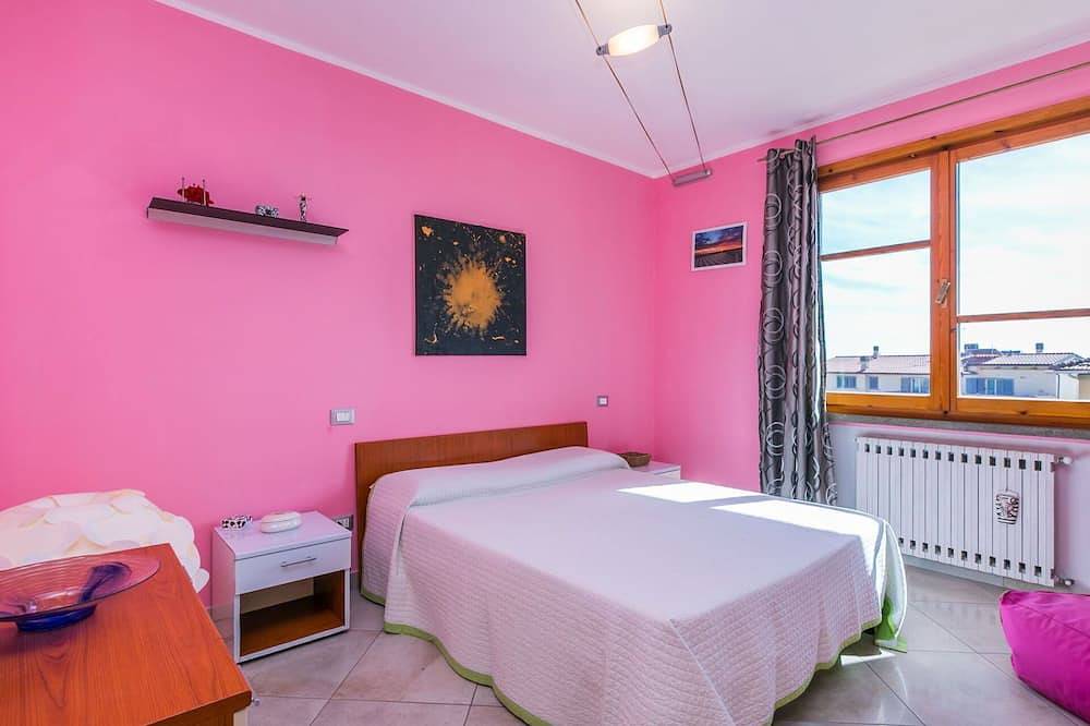 Appartamento intero, Elegante appartamento per 2 ospiti con Wifi, Tv, terrazza e animali ammessi in Rosignano Solvay, Costa degli Etruschi