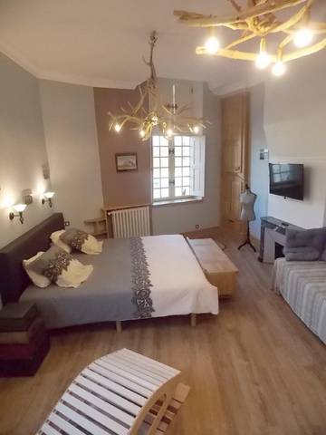 Gîte pour 5 personnes, avec jacuzzi et sauna, adapté aux familles à Commercy